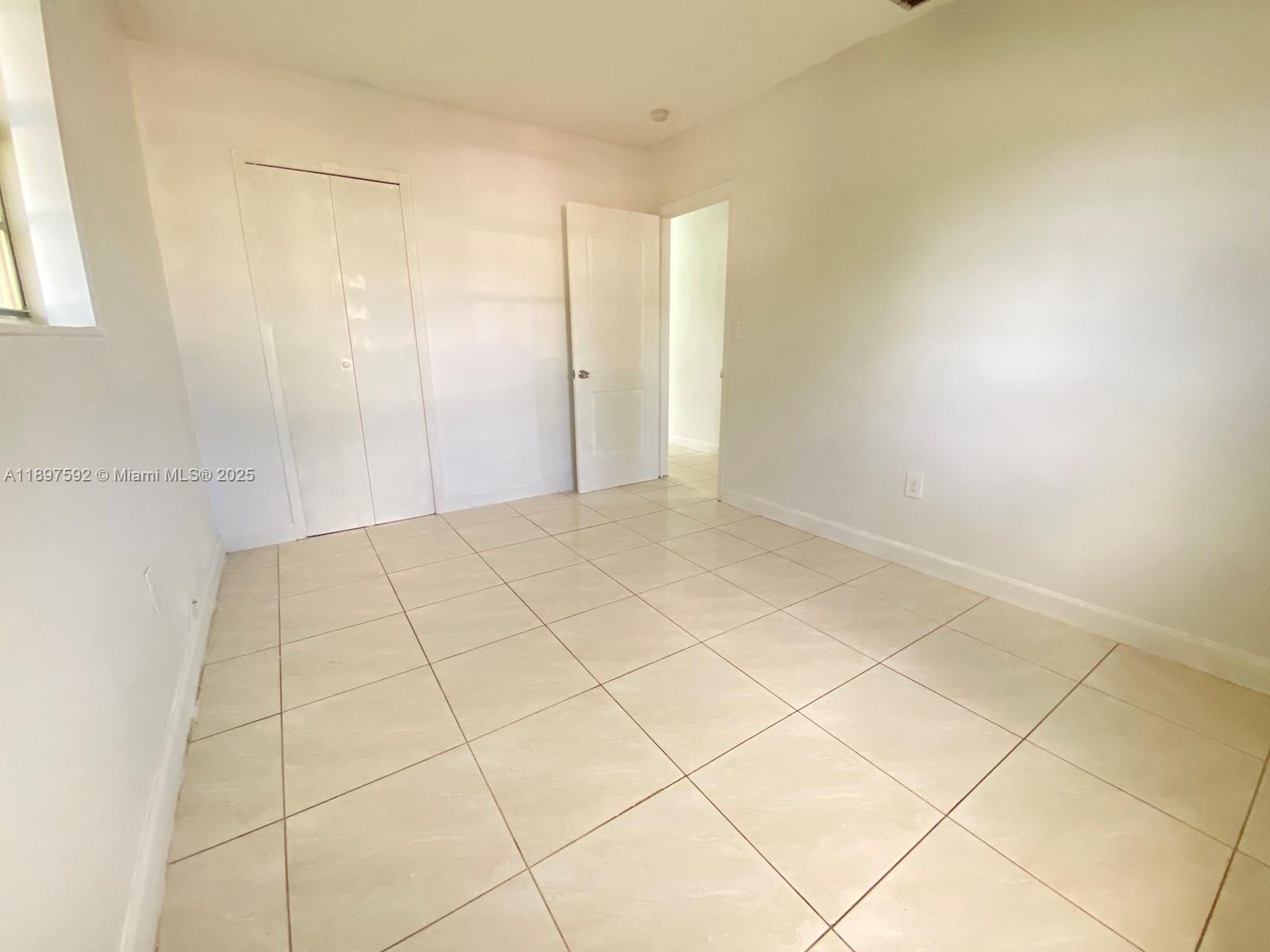 1121 Northeast 214th Street Miami, FL 33179 - Photo 11 of 14