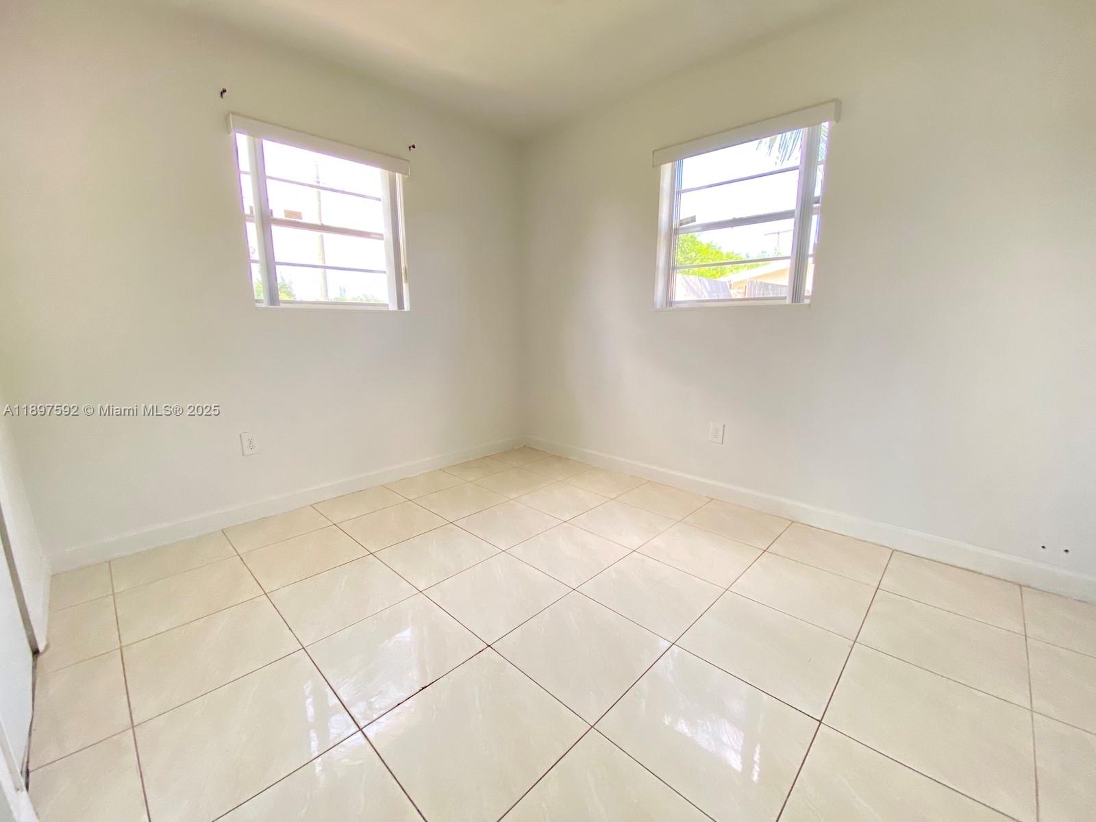 1121 Northeast 214th Street Miami, FL 33179 - Photo 13 of 14