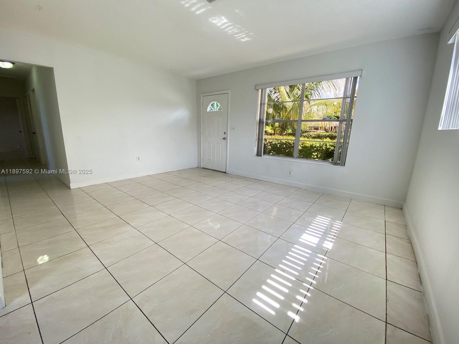 1121 Northeast 214th Street Miami, FL 33179 - Photo 7 of 14