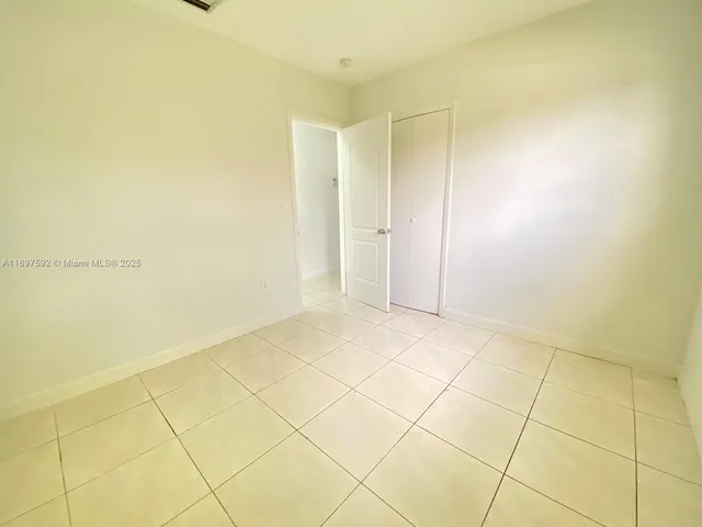 $432,400 | 1121 Northeast 214th Street, Miami, FL 33179