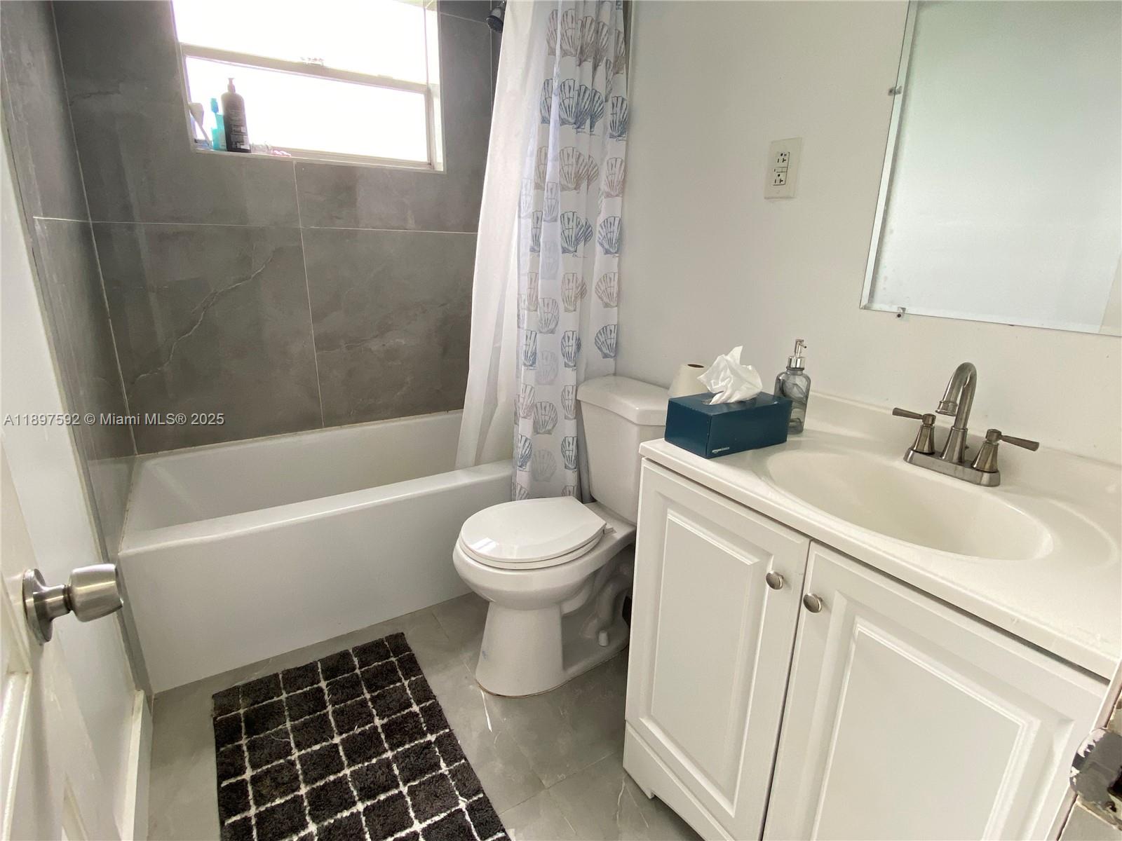1121 Northeast 214th Street Miami, FL 33179 - Photo 10 of 14