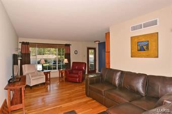 811 Brookvale Terrace Ballwin, MO 63021 - Photo 3 of 17 Gallery Image 3