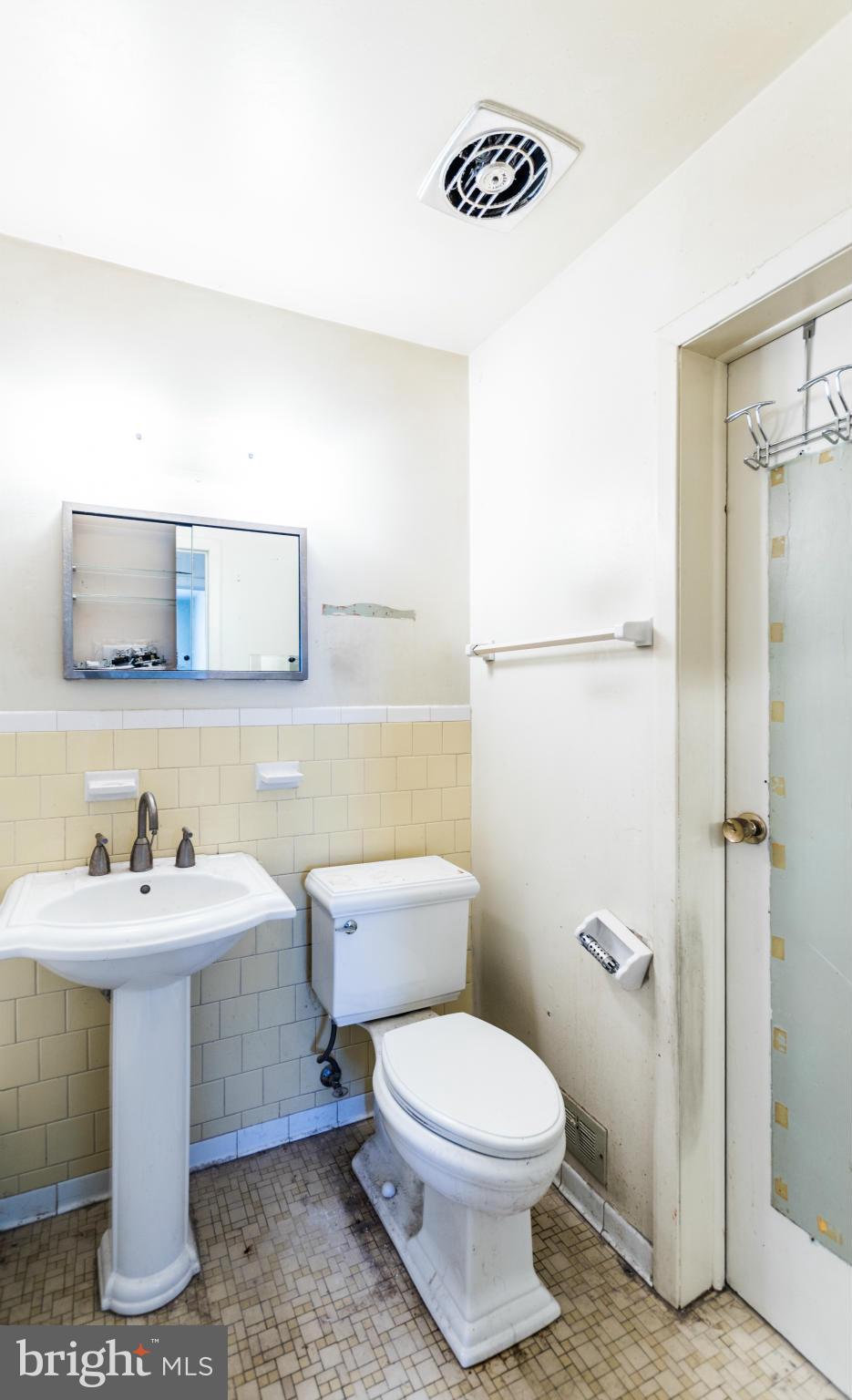 4202 Elby Street Silver Spring, MD 20906 - Photo 17 of 25 Bath