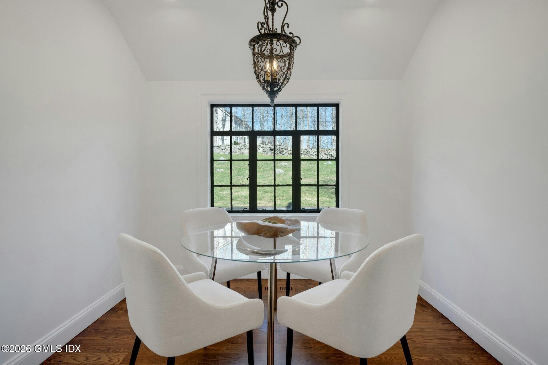 25 Wildwood Road Stamford, CT 06903 - Photo 16 of 42 Breakfast nook