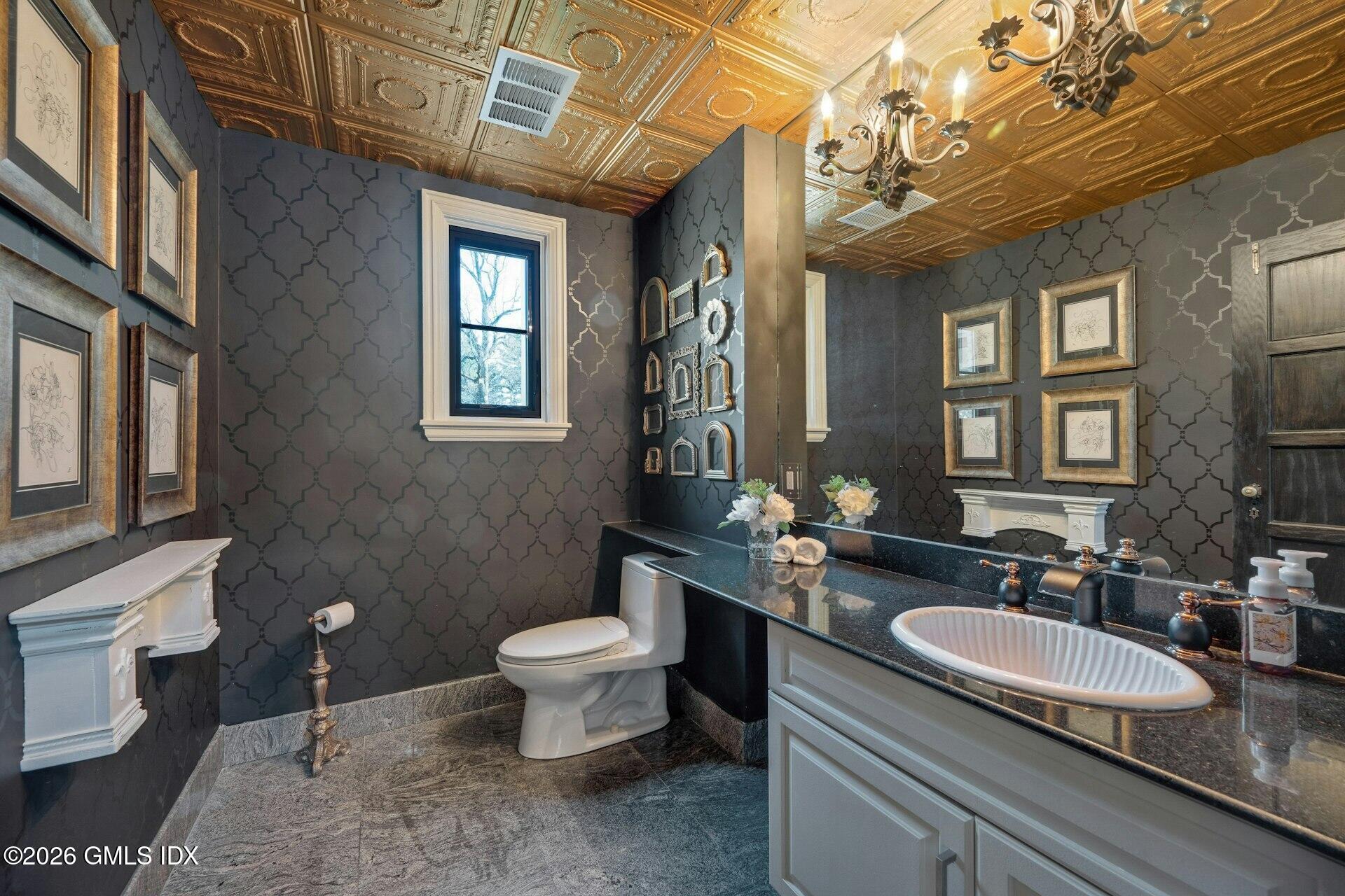 25 Wildwood Road Stamford, CT 06903 - Photo 18 of 42 Powder room