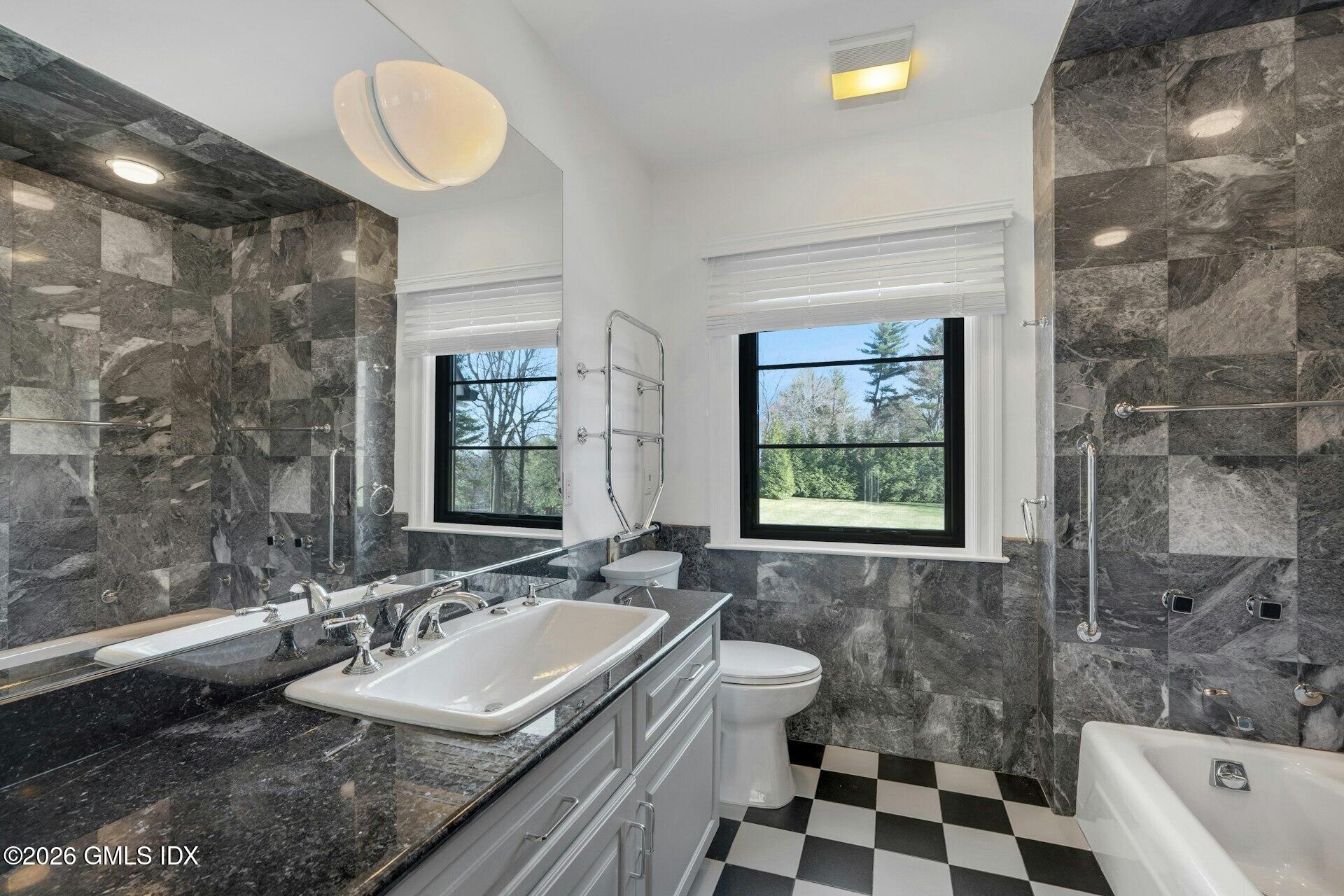 25 Wildwood Road Stamford, CT 06903 - Photo 27 of 42 Full bath