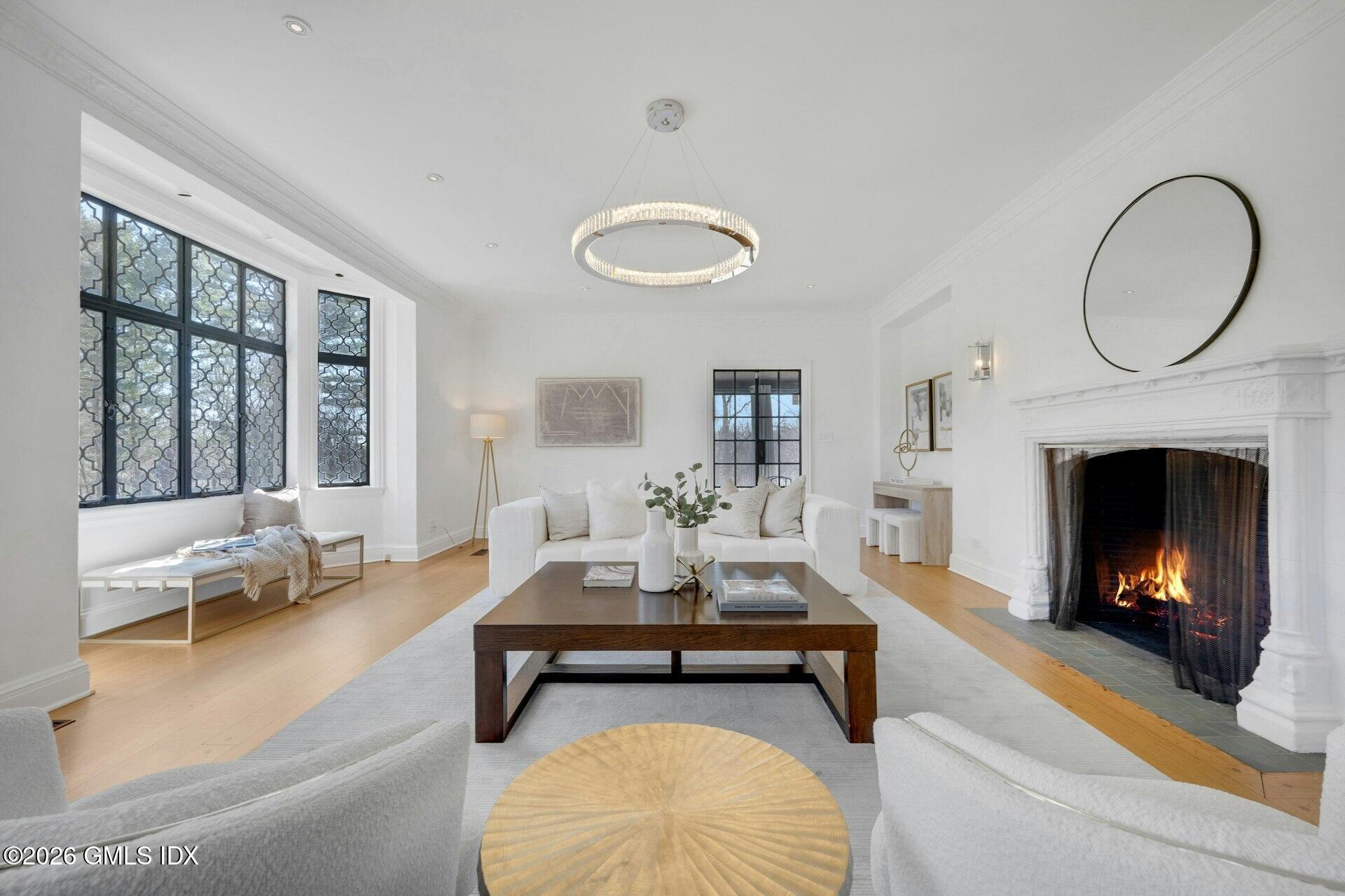 25 Wildwood Road Stamford, CT 06903 - Photo 4 of 42 Living vertical