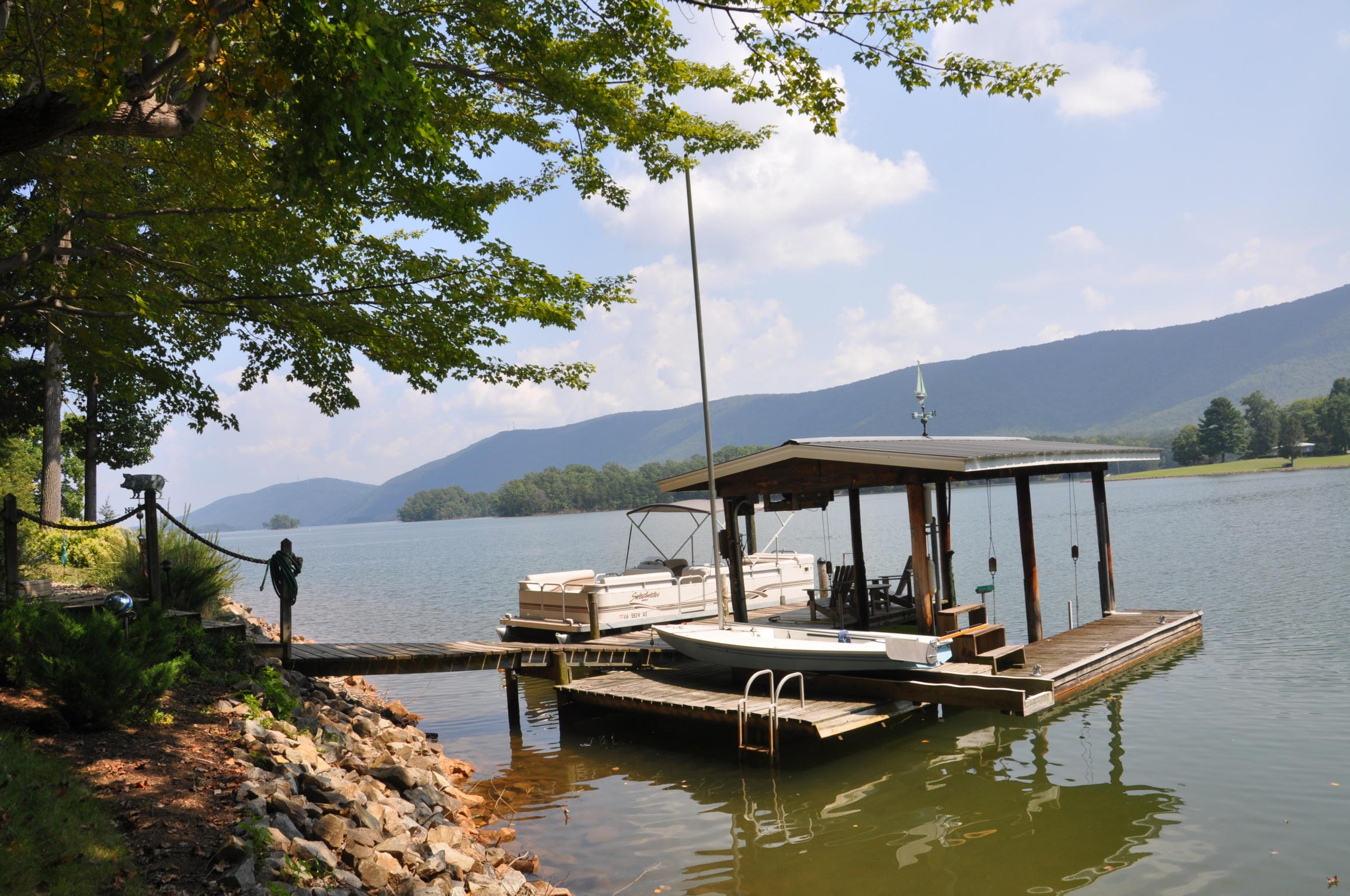 302 Hardy Road Penhook, VA 24137 - Photo 15 of 23 Watercraft Areas