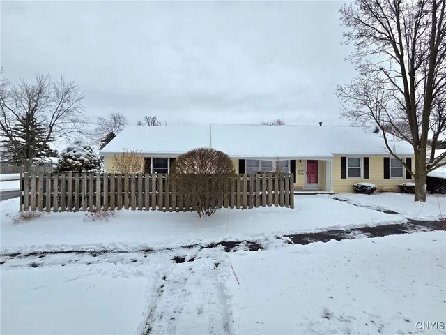 $195,000 | 41 Summit Knolls Drive, Webster, NY 14580