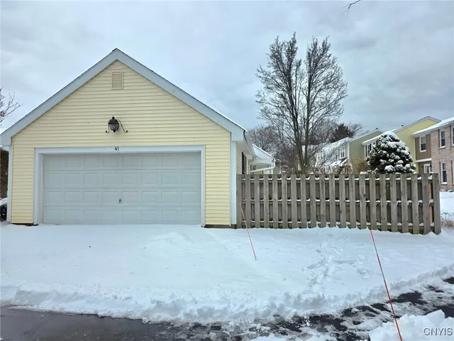 $195,000 | 41 Summit Knolls Drive, Webster, NY 14580