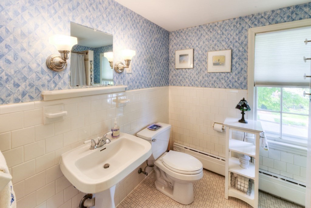 5 Algonquin Road Worcester, MA 01609 - Photo 36 of 42
