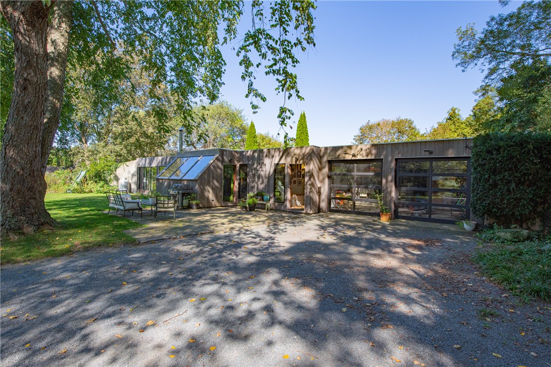 310 3rd Beach Road Middletown, RI 02842 - Photo 2 of 40