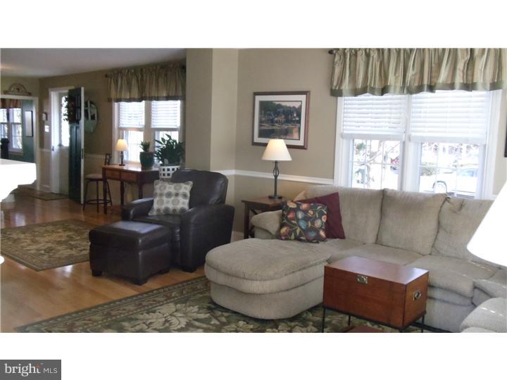 1360 Melvin Road Phoenixville, PA 19460 - Photo 10 of 20 Living Room
