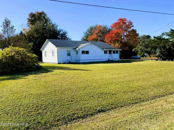 $179,000 | 421 Gurganus Road, Maple Hill, NC 28454