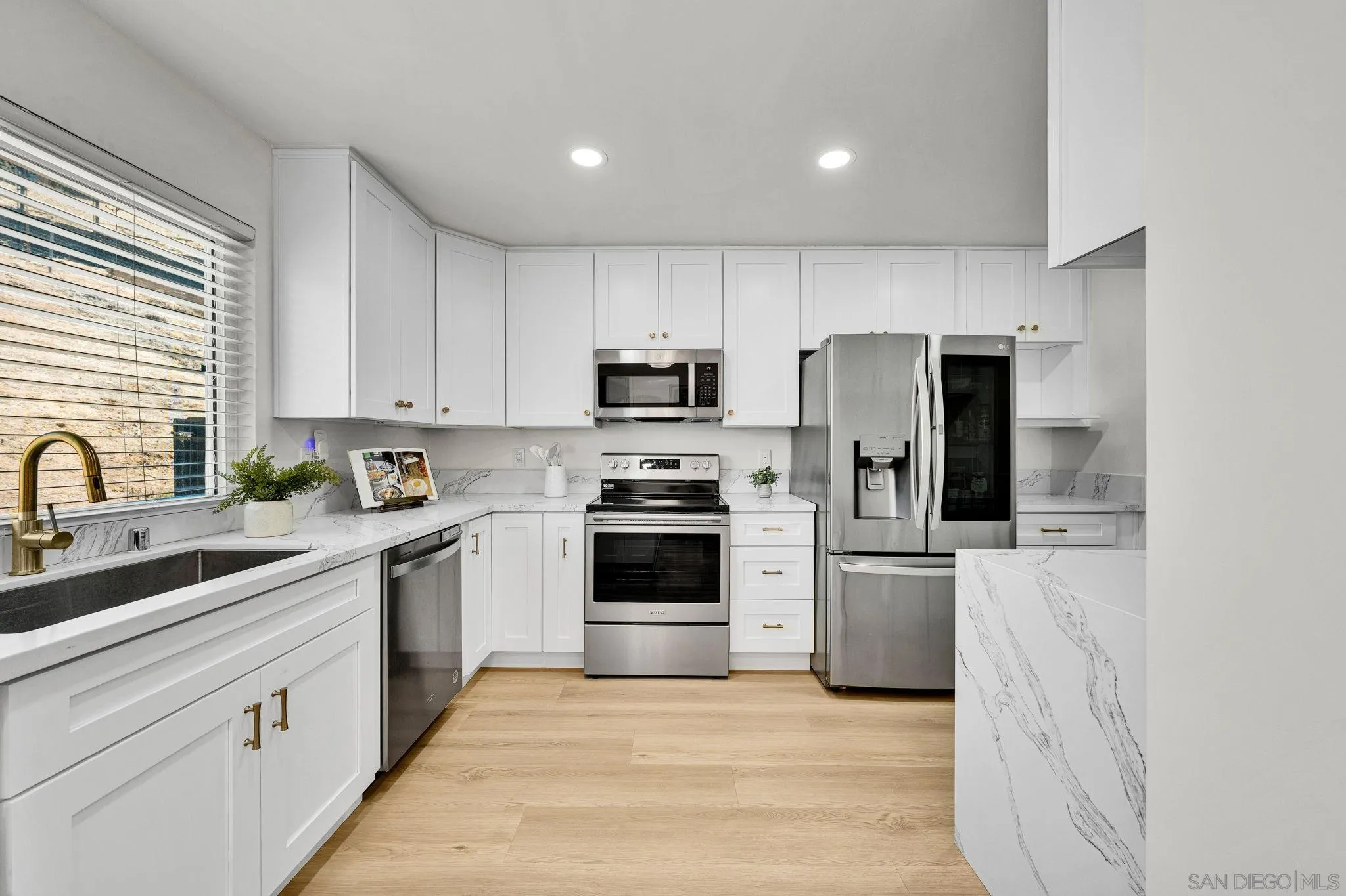 9130 Shadow Hill Road Santee, CA 92071 - Photo 12 of 52 Gallery Image 12