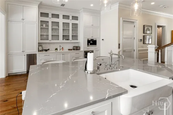 $2,999,950 | 105 East Gordon Street, Savannah, GA 31401