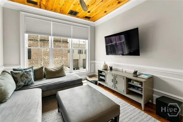 $2,999,950 | 105 East Gordon Street, Savannah, GA 31401