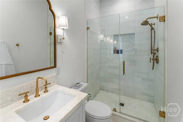 $2,999,950 | 105 East Gordon Street, Savannah, GA 31401