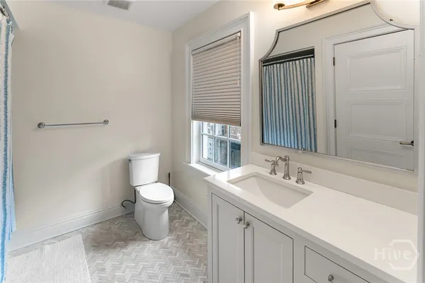 $2,999,950 | 105 East Gordon Street, Savannah, GA 31401