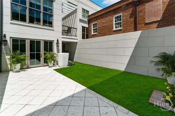 $2,999,950 | 105 East Gordon Street, Savannah, GA 31401
