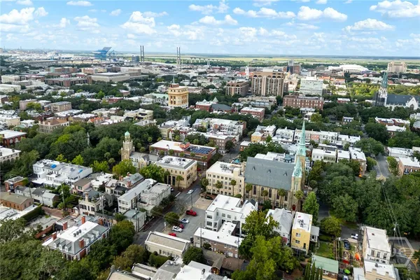 $2,999,950 | 105 East Gordon Street, Savannah, GA 31401