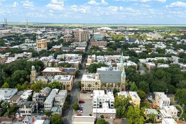 $2,999,950 | 105 East Gordon Street, Savannah, GA 31401