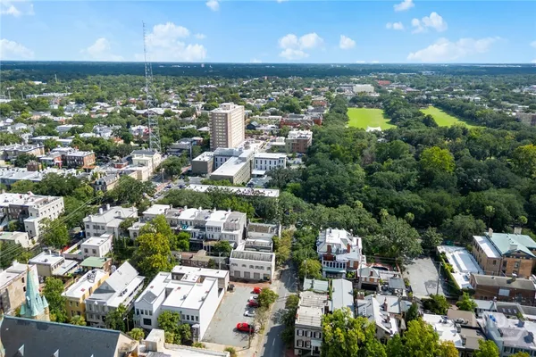 $2,999,950 | 105 East Gordon Street, Savannah, GA 31401