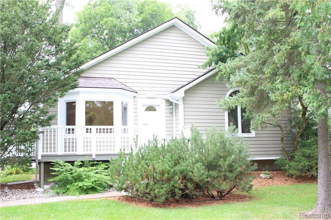2724 Hickory Lawn Road Rochester, MI 48307 - Photo 1 of 30 1.JPG