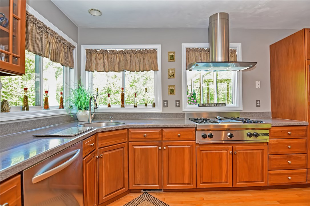 156 Old Staples Road Cumberland, RI 02864 - Photo 18 of 40