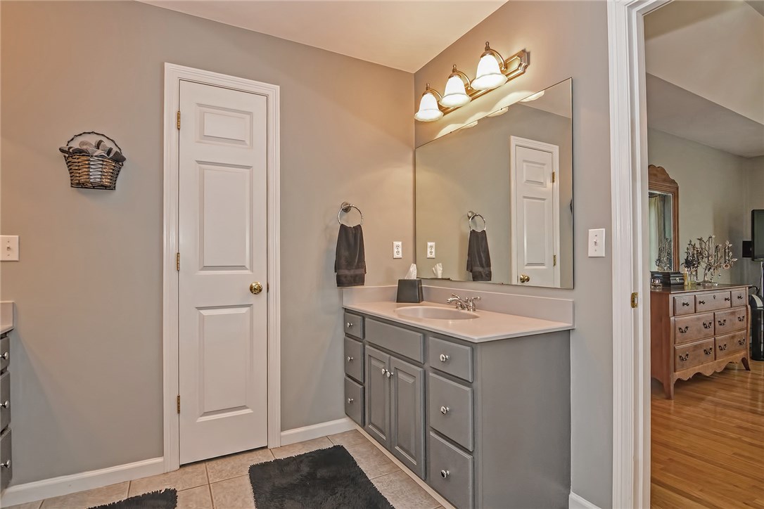 156 Old Staples Road Cumberland, RI 02864 - Photo 23 of 40