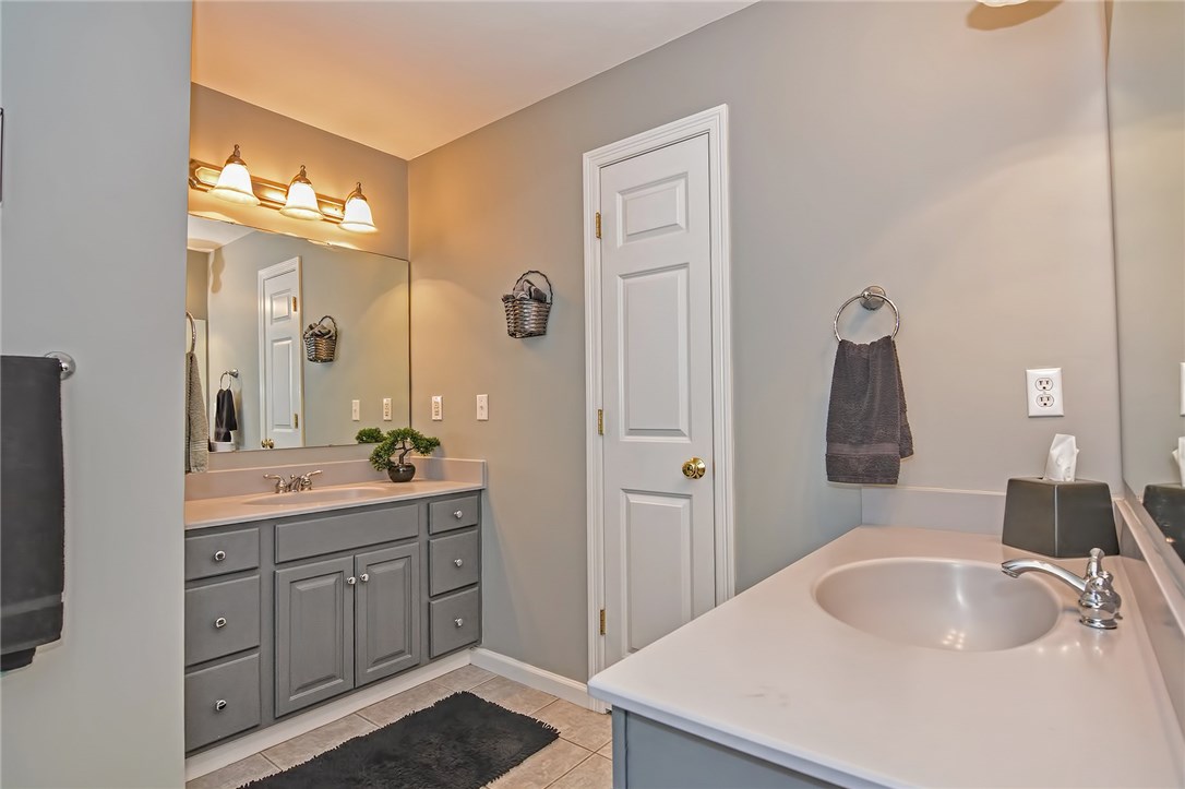 156 Old Staples Road Cumberland, RI 02864 - Photo 24 of 40