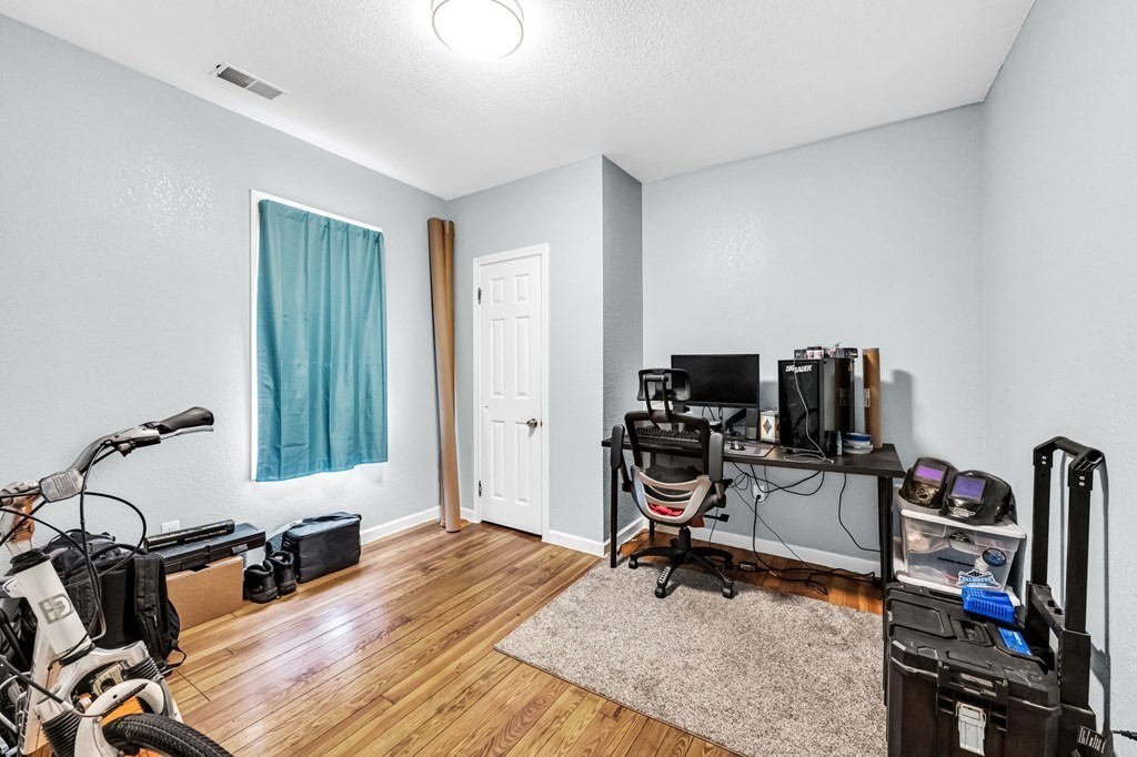 74-76 Clantoy Street Springfield, MA 01104 - Photo 16 of 32 Gallery Image 16