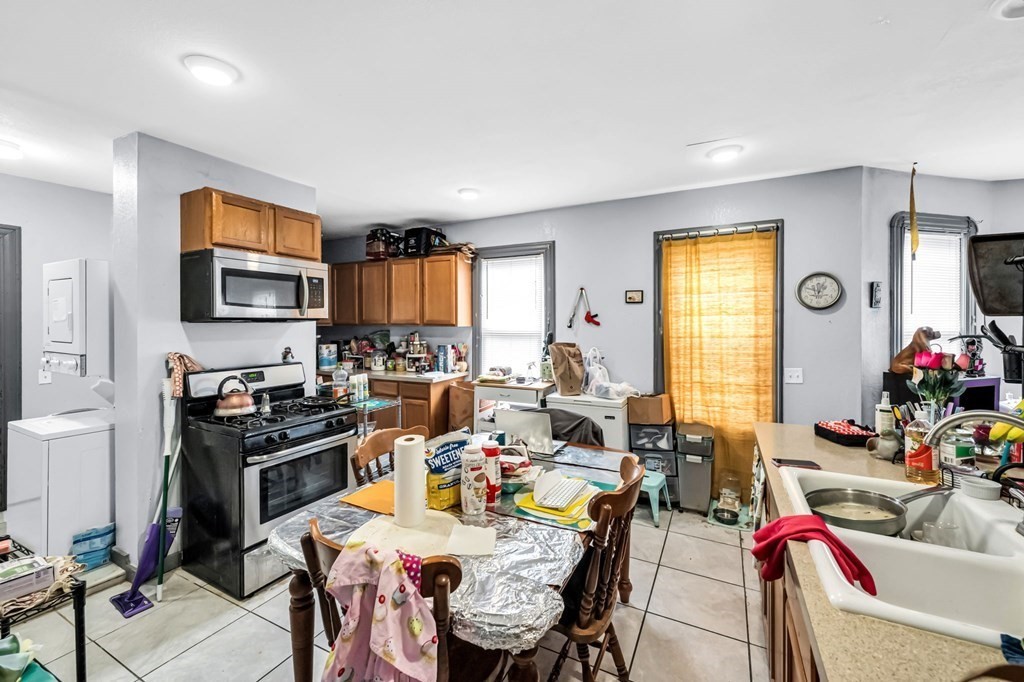 74-76 Clantoy Street Springfield, MA 01104 - Photo 19 of 32 Gallery Image 19