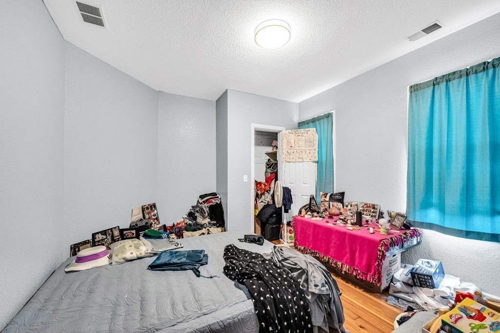 74-76 Clantoy Street Springfield, MA 01104 - Photo 25 of 32 Gallery Image 25