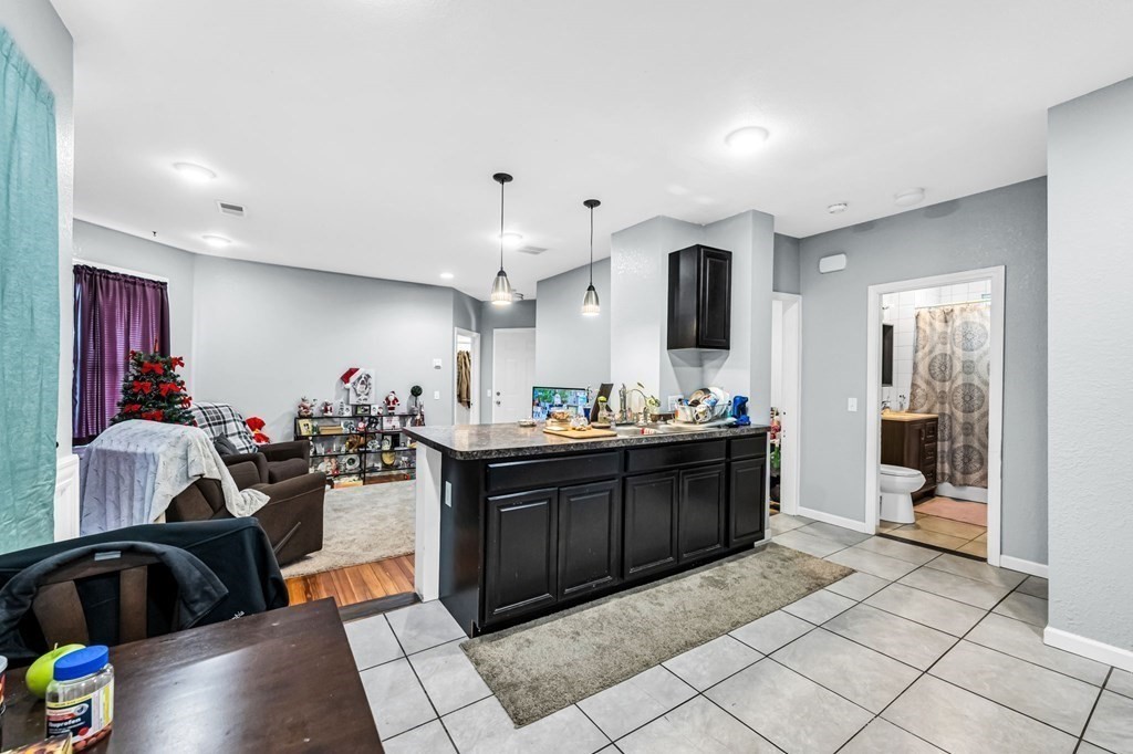 74-76 Clantoy Street Springfield, MA 01104 - Photo 8 of 32 Gallery Image 8