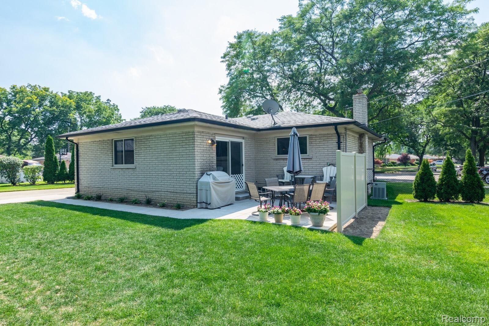 4879 Shell Court Warren, MI 48091 - Photo 23 of 25 23_DSC_7432_mls.jpg