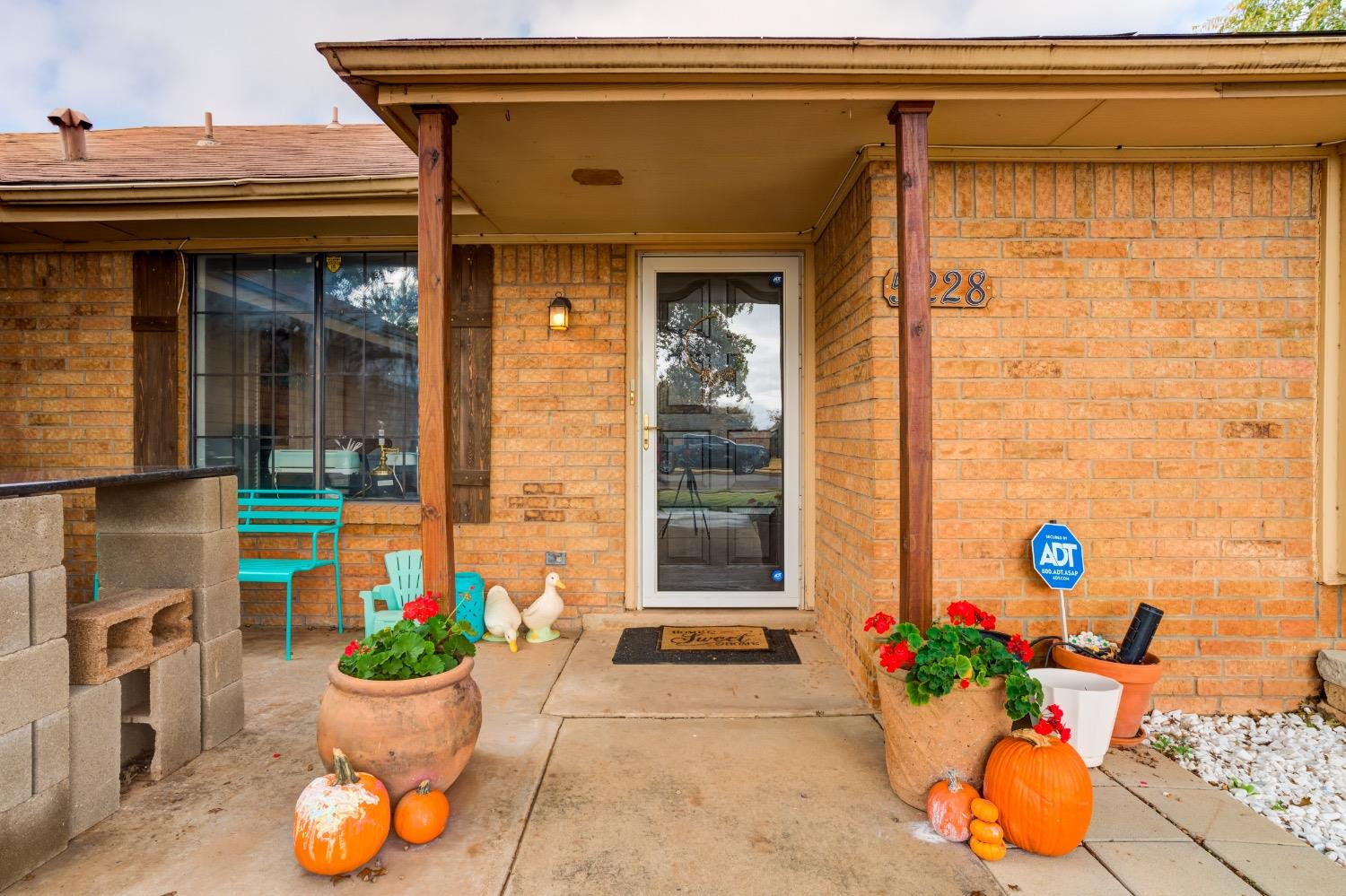 5228 93rd Street Lubbock, TX 79424 - Photo 4 of 36 Photo 4