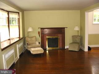 19 West Chelfield Road Glenside, PA 19038 - Photo 3 of 6 Gallery Image 3