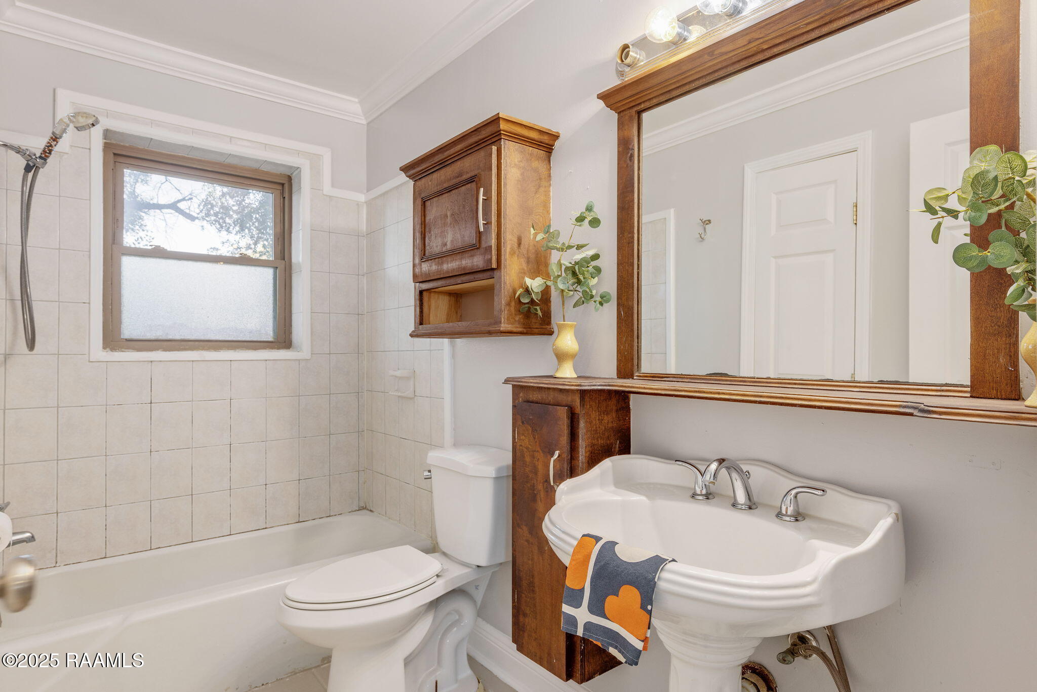 504 3rd Street Broussard, LA 70518 - Photo 13 of 24 Bathroom