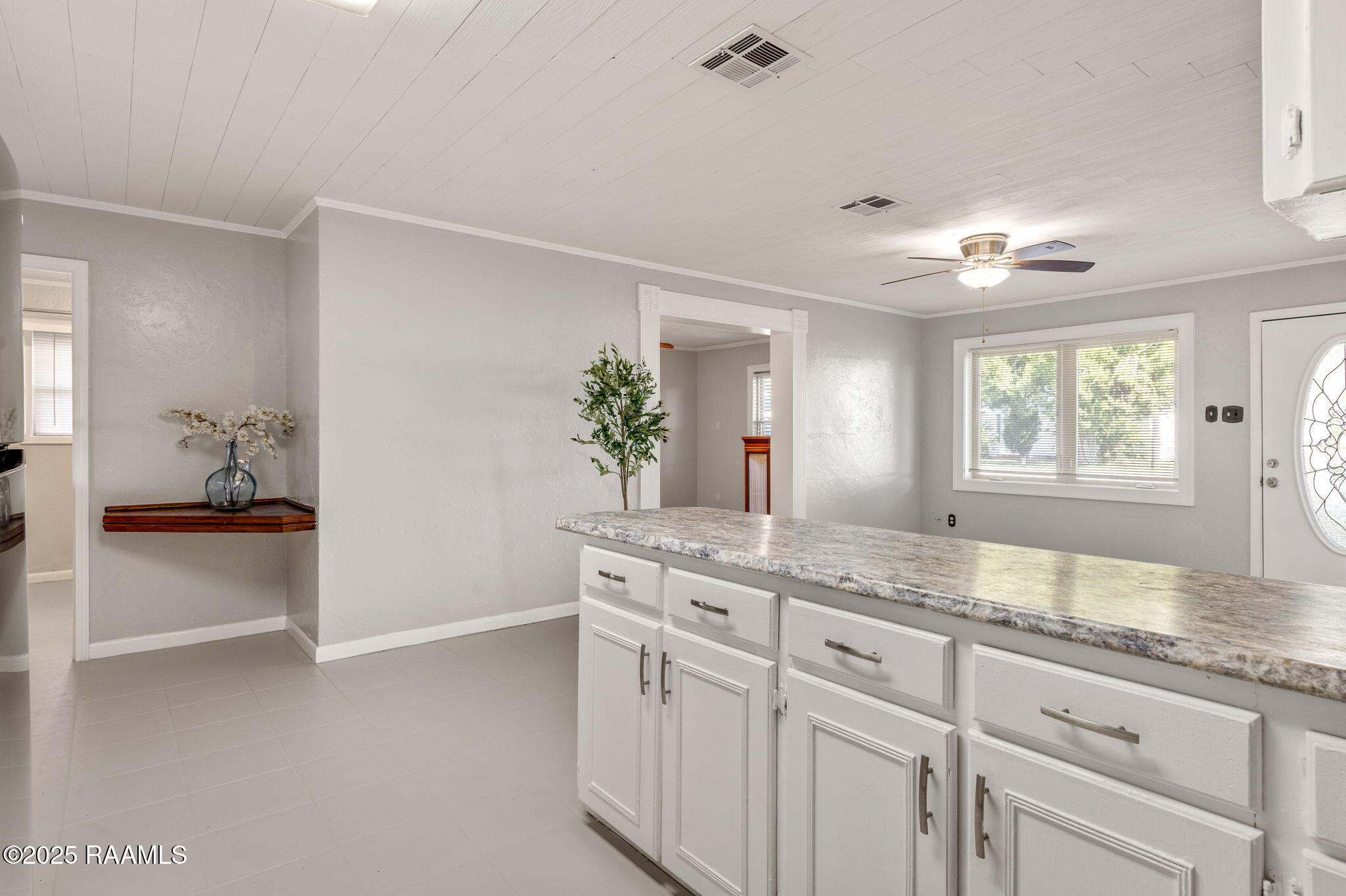 504 3rd Street Broussard, LA 70518 - Photo 5 of 24 Centralized Kitchen