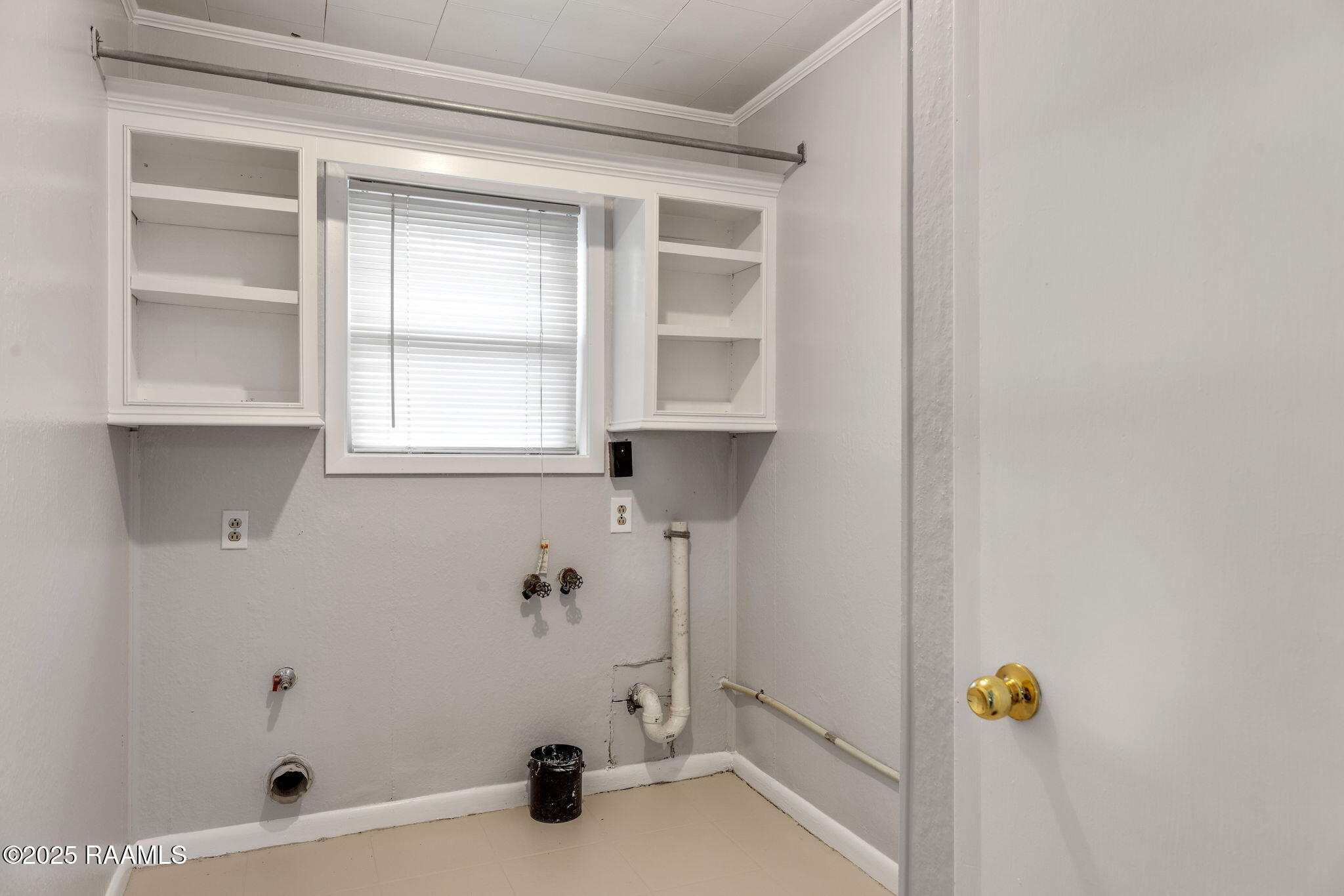 504 3rd Street Broussard, LA 70518 - Photo 6 of 24 Laundry