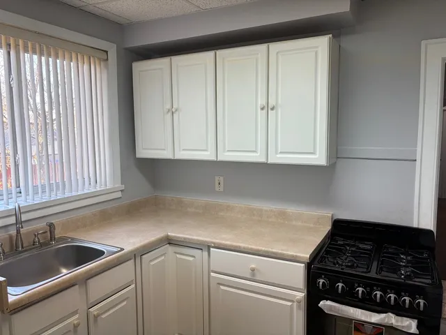 $1,300 | 10904 South Avenue D, Unit 2N, Chicago, IL 60617