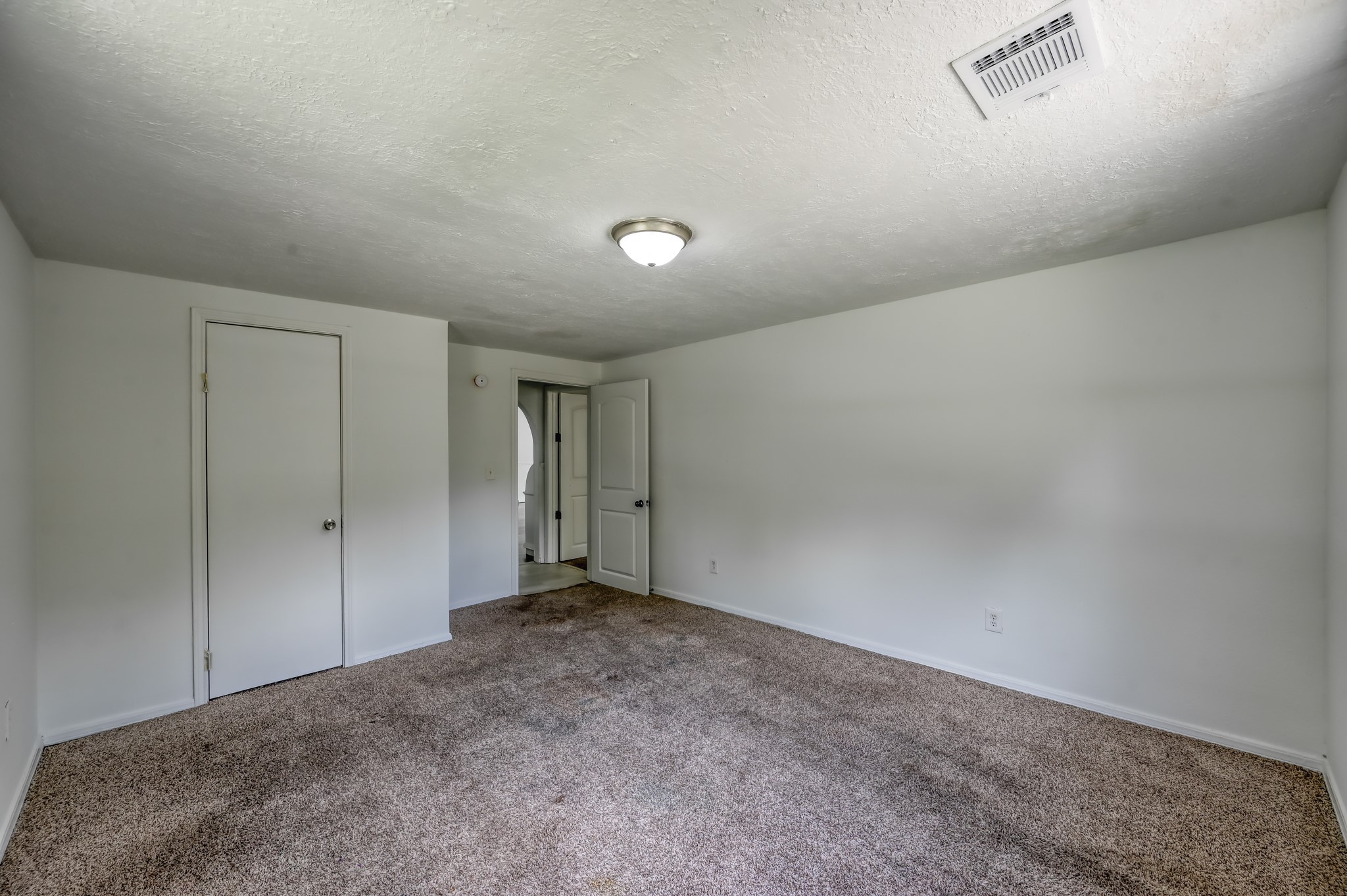 29906 Hunters, Unit B Magnolia, TX 77355 - Photo 20 of 25 a view of an empty room and window