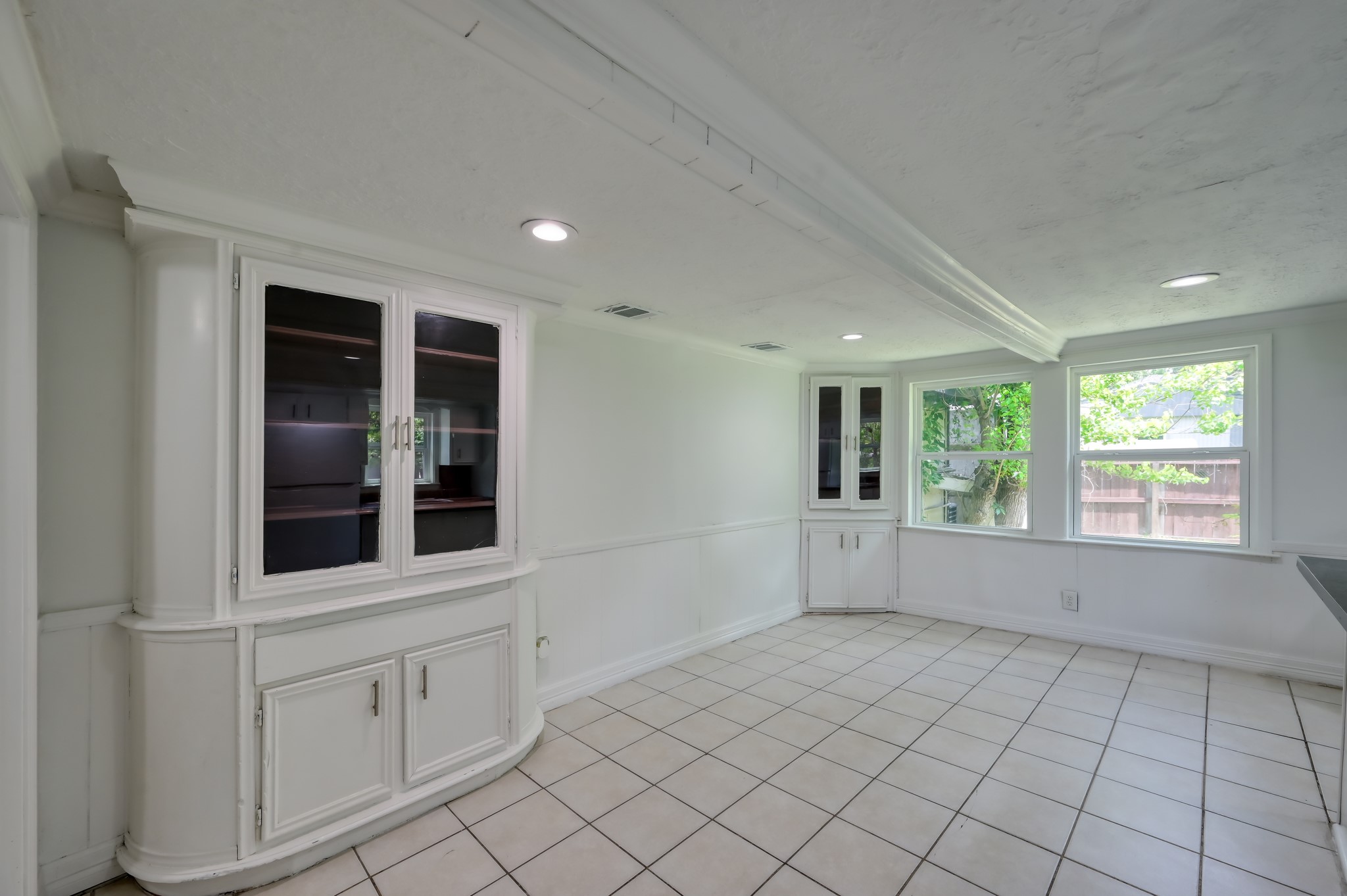 29906 Hunters, Unit B Magnolia, TX 77355 - Photo 8 of 25 an empty room with windows
