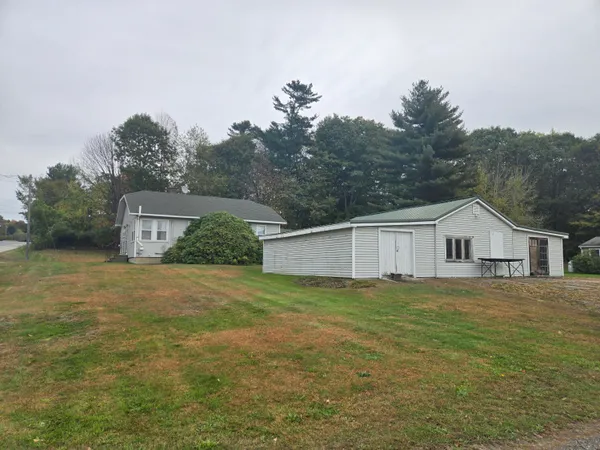 $235,000 | 2549 Highway 202, Winthrop, ME 04364