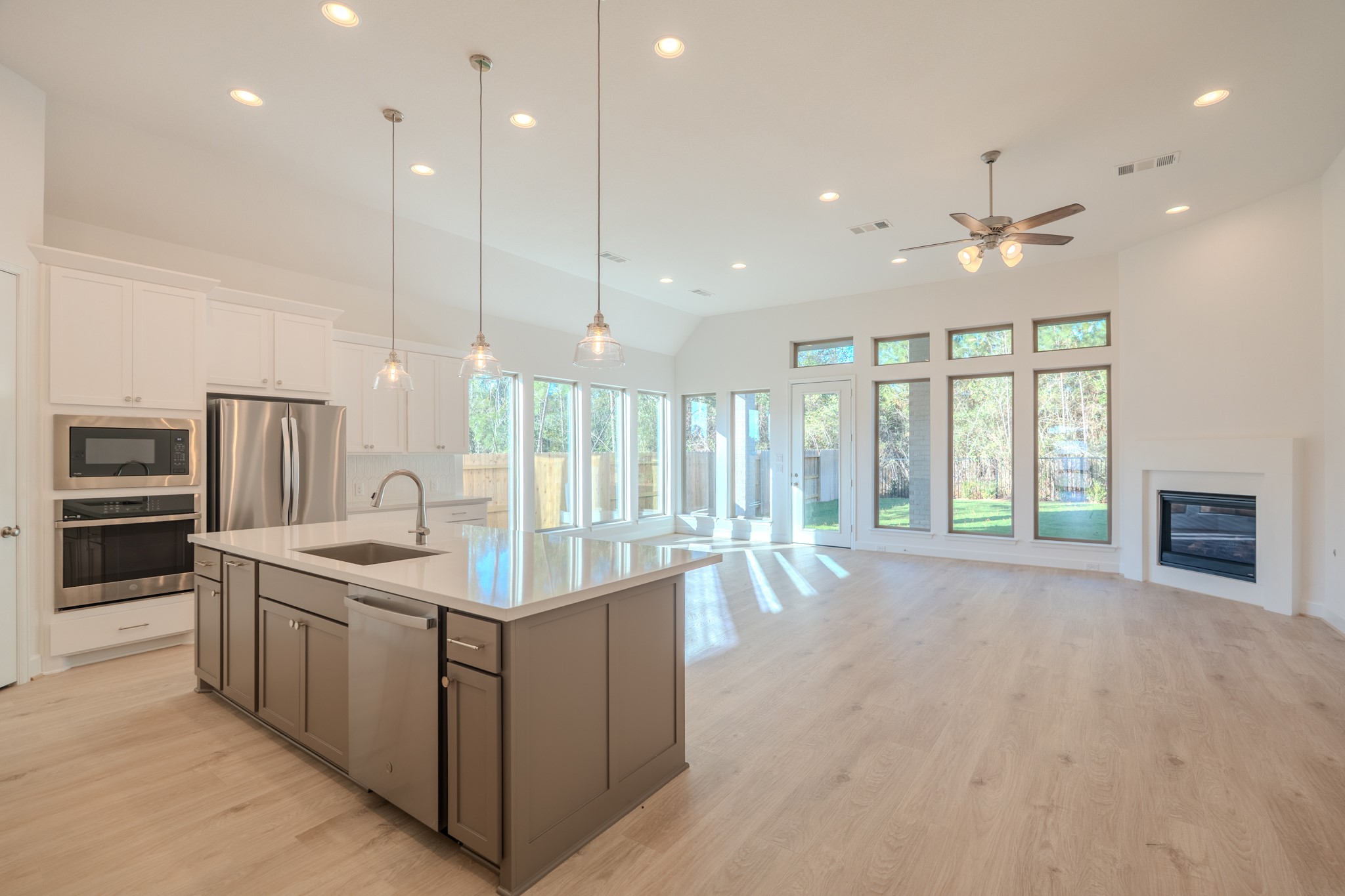 15910 Mahogany Mist Drive Conroe, TX 77302 - Photo 1 of 43