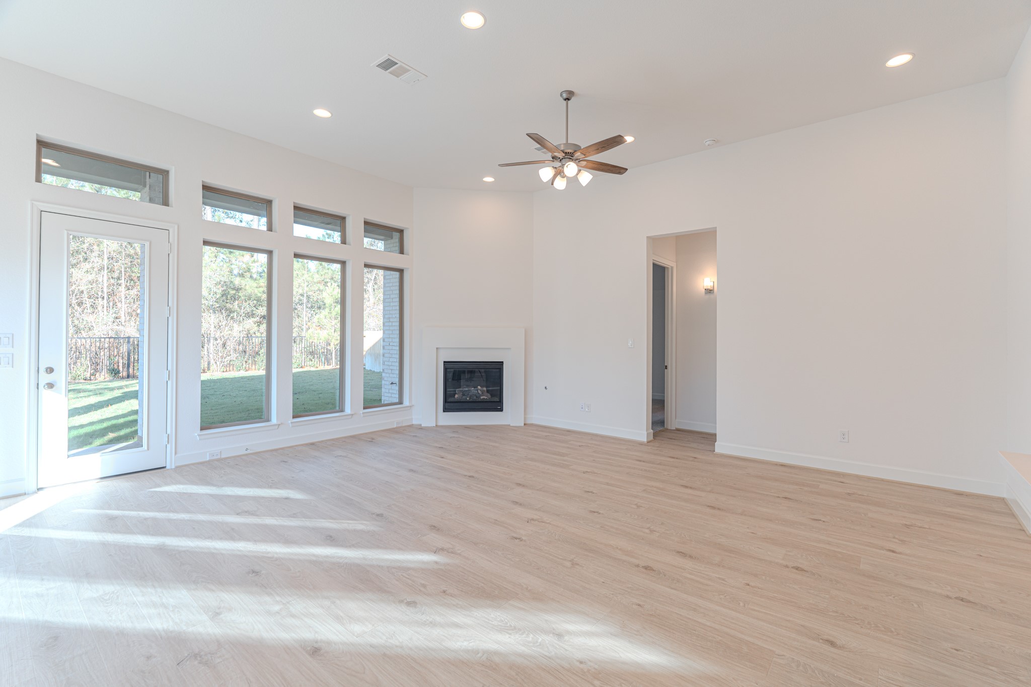 15910 Mahogany Mist Drive Conroe, TX 77302 - Photo 18 of 43