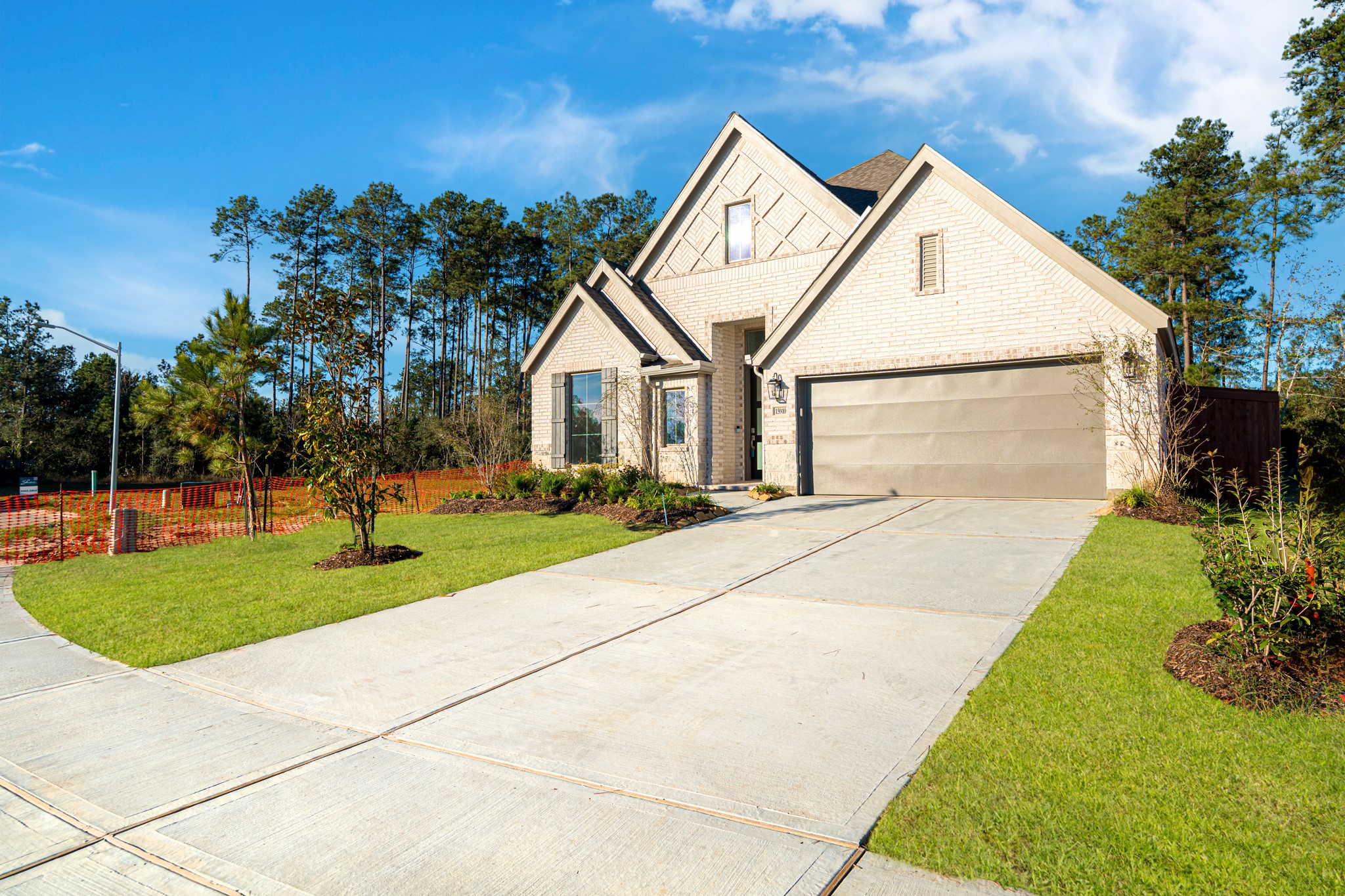 15910 Mahogany Mist Drive Conroe, TX 77302 - Photo 2 of 43