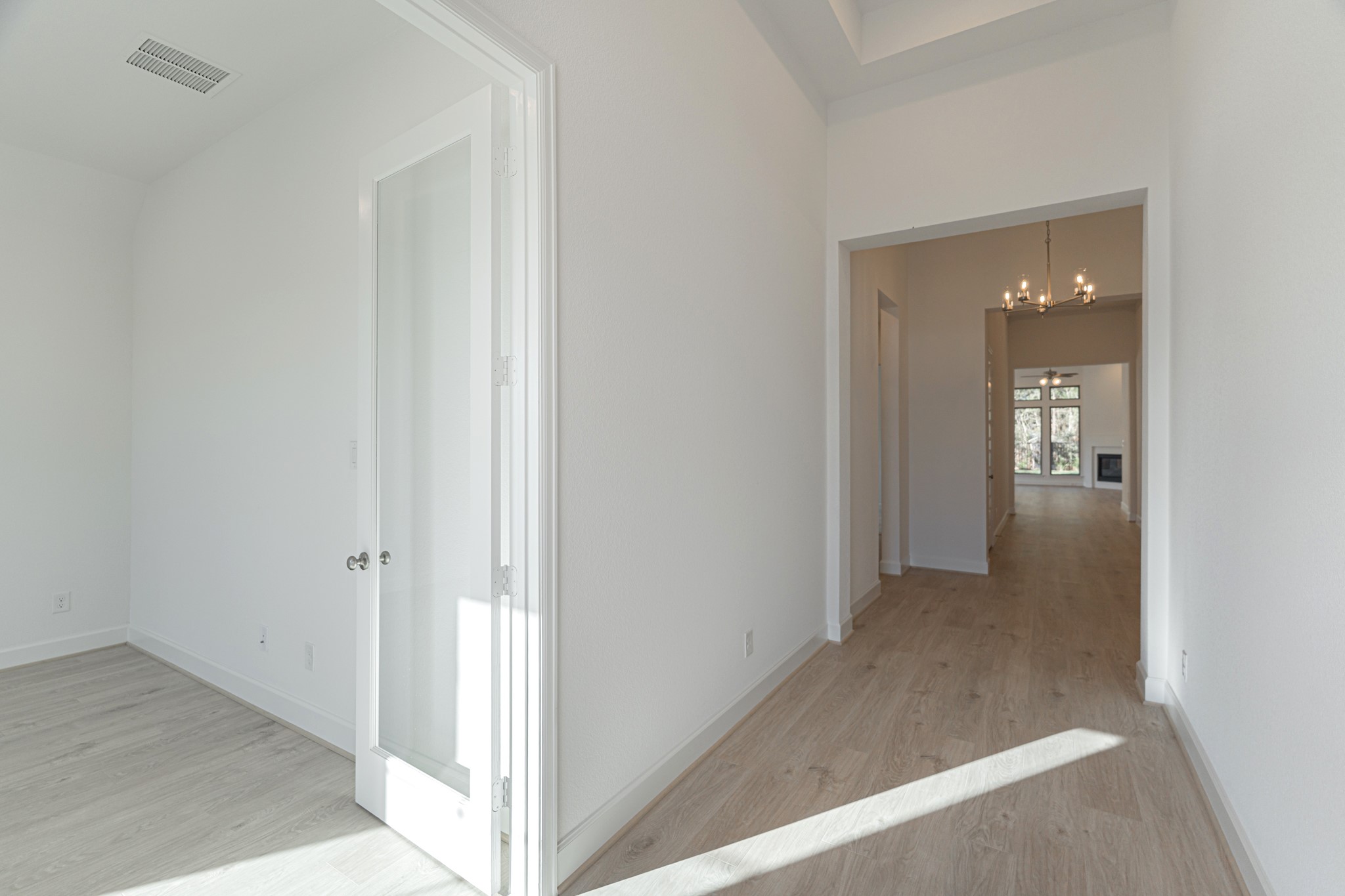 15910 Mahogany Mist Drive Conroe, TX 77302 - Photo 6 of 43