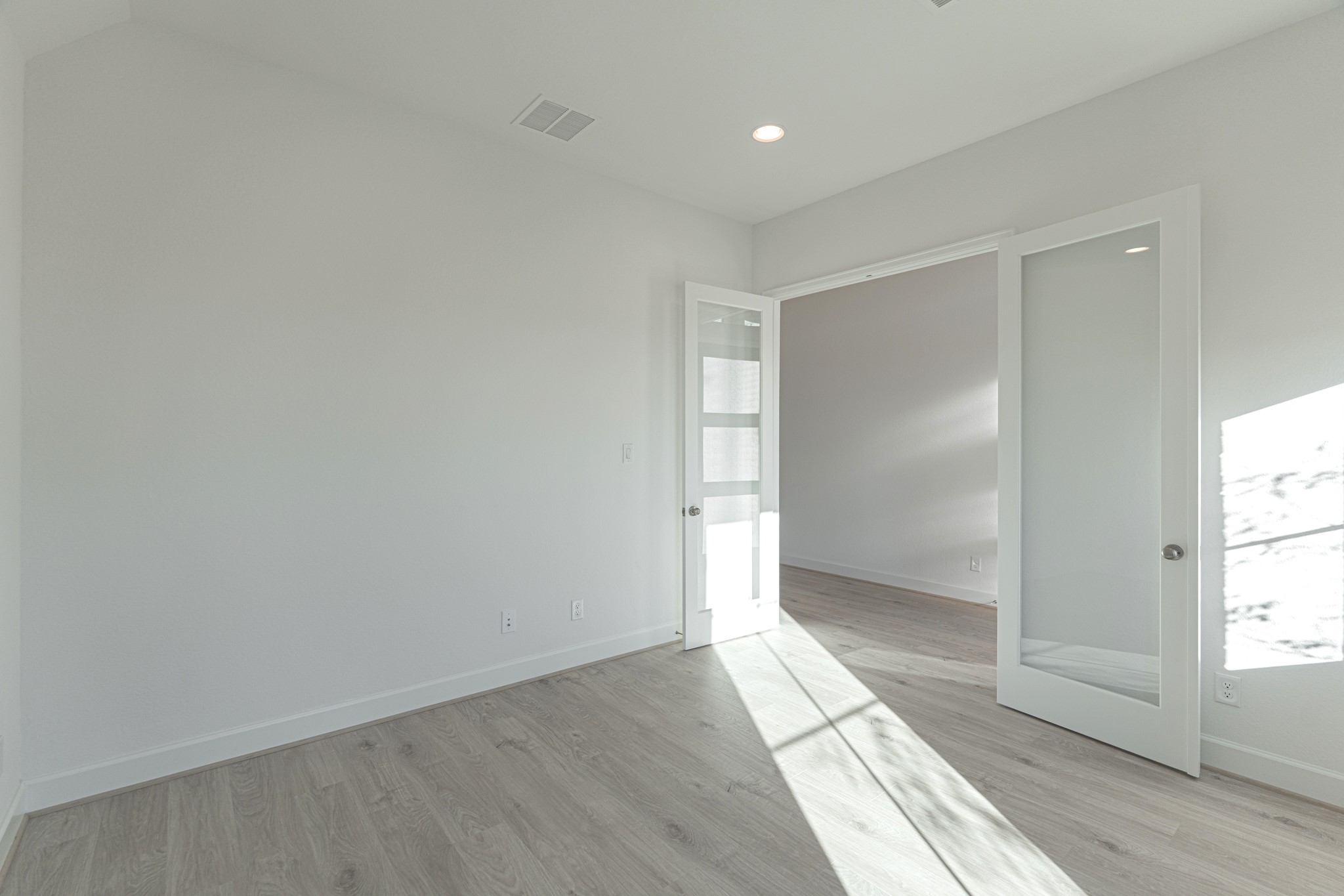 15910 Mahogany Mist Drive Conroe, TX 77302 - Photo 8 of 43